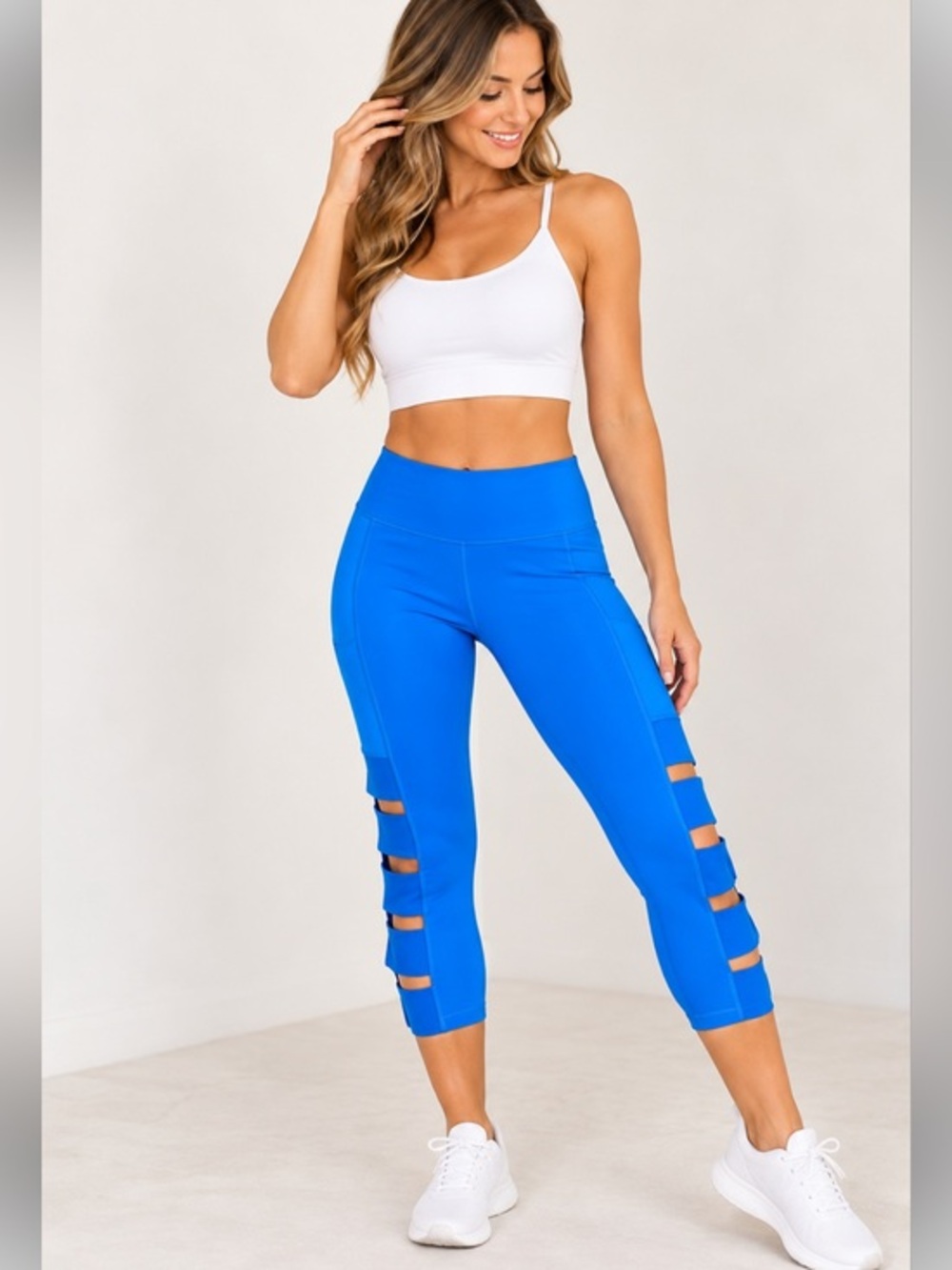 Yogalicious Blue Cutout Capri Leggings Size Small 3/4 Length